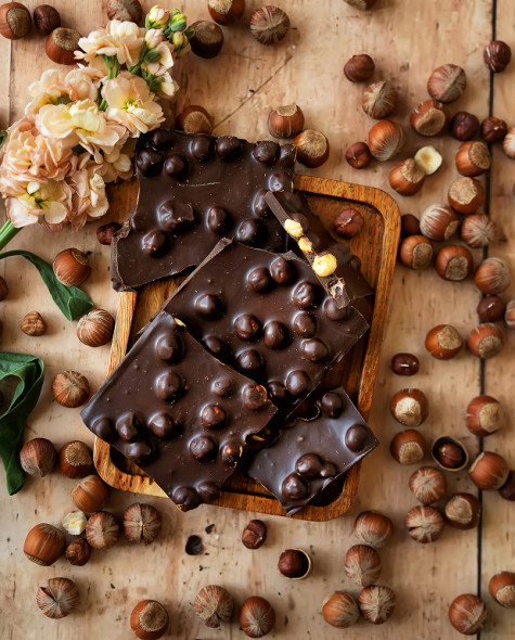 Тёмный шоколад «Littoral» ломанный с фундуком