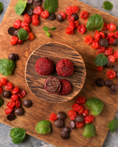 Трюфель с вишней и малиной